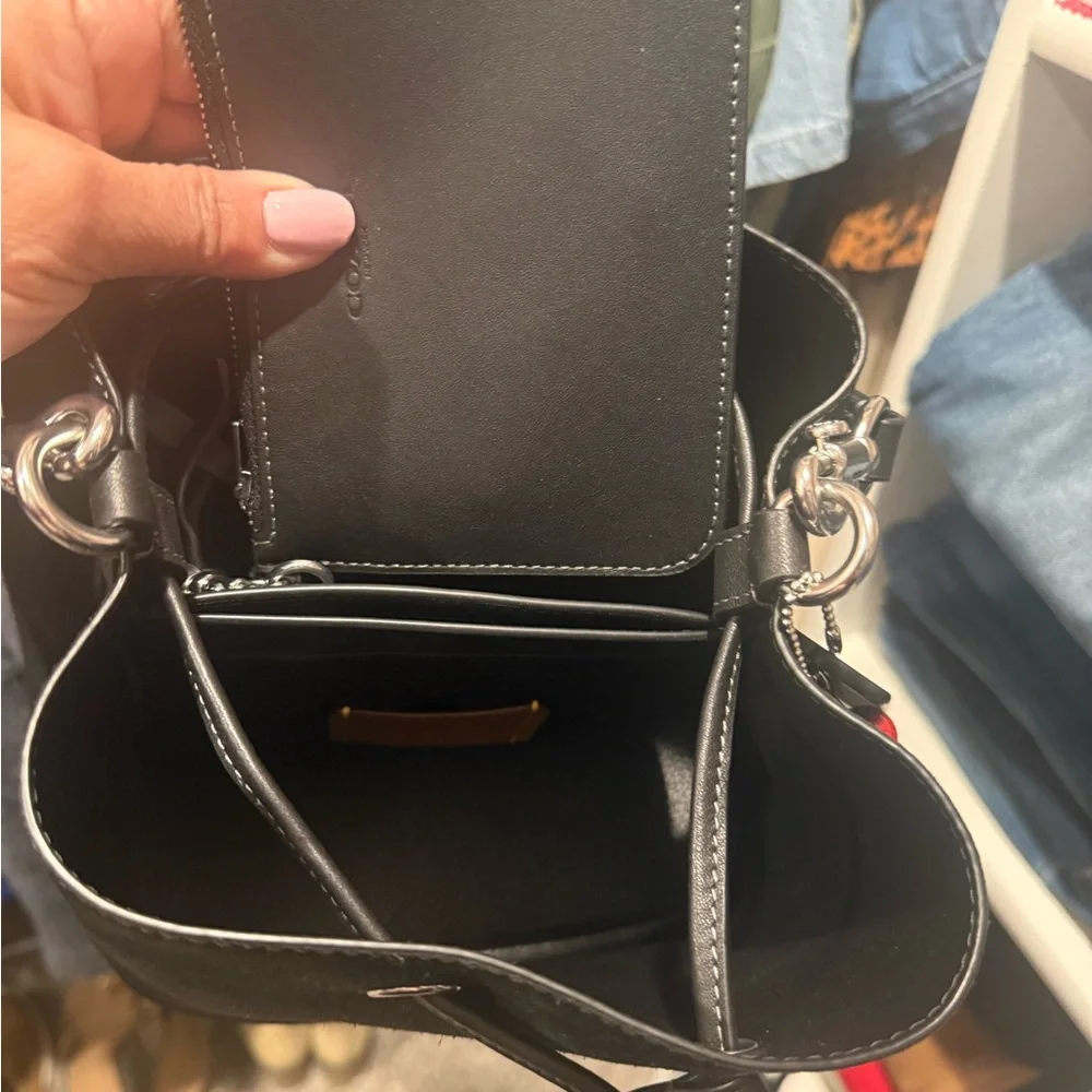 Coach Rowan black suede bucket bag - Picture 6 of 9